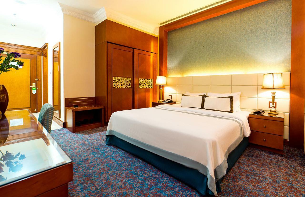 Grand Excelsior Hotel Al Barsha Дубай Екстер'єр фото